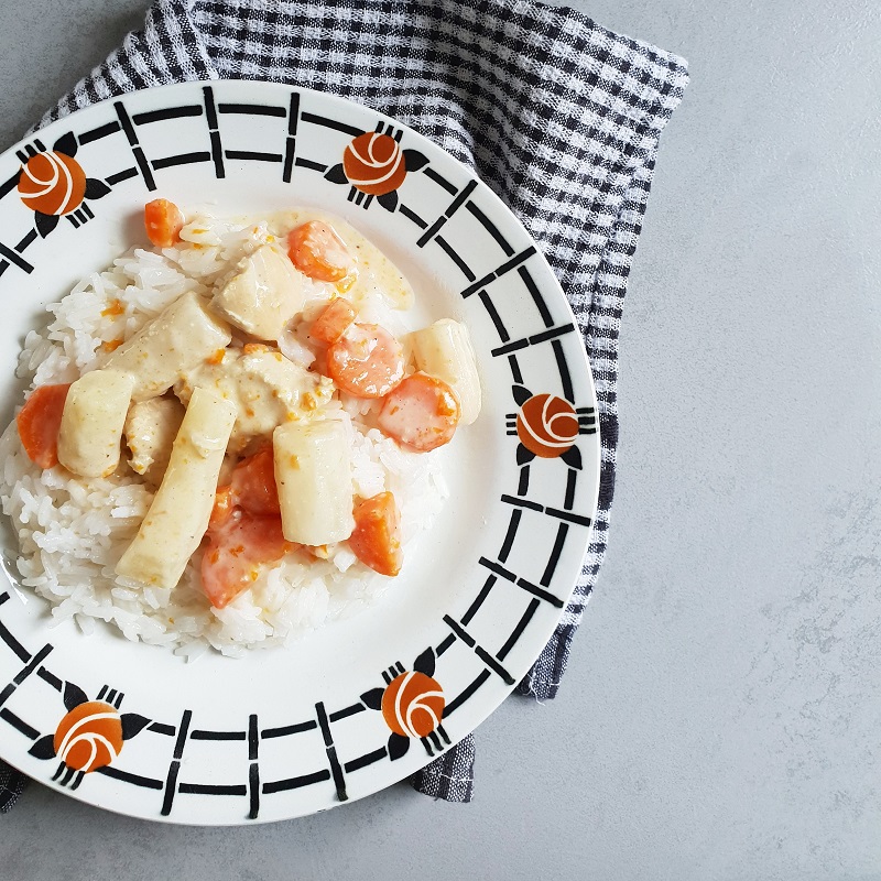 BLANQUETTE DE POULET AUX SALSIFIS ET CAROTTES