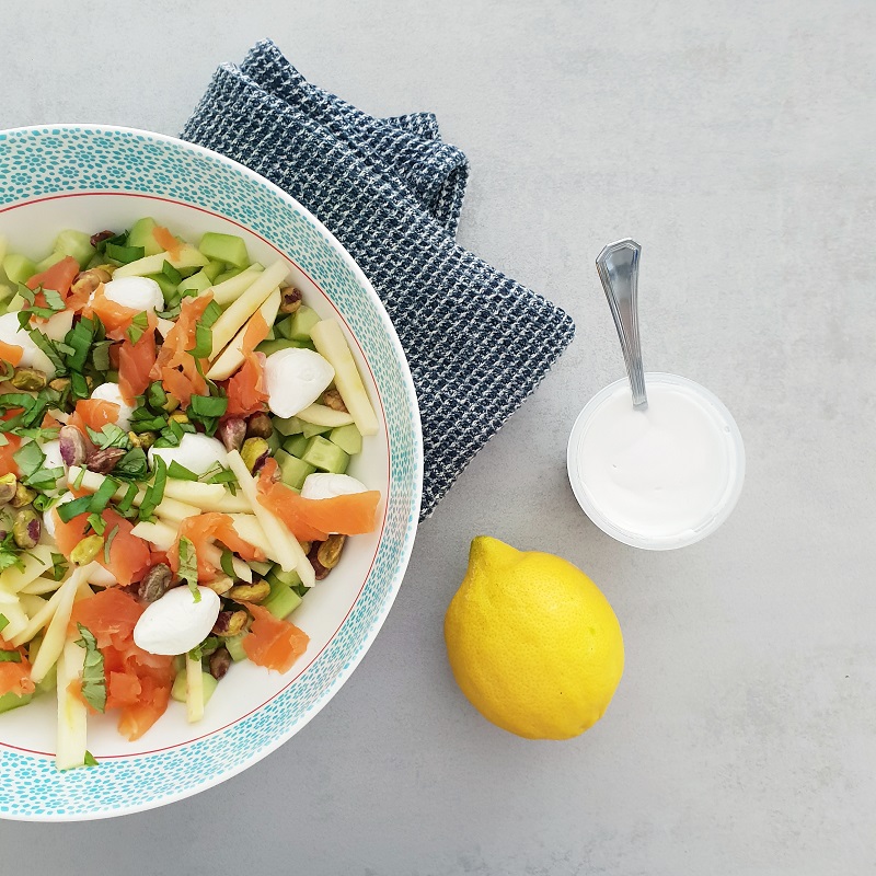 SALADE DE CONCOMBRE A LA TRUITE FUMEE